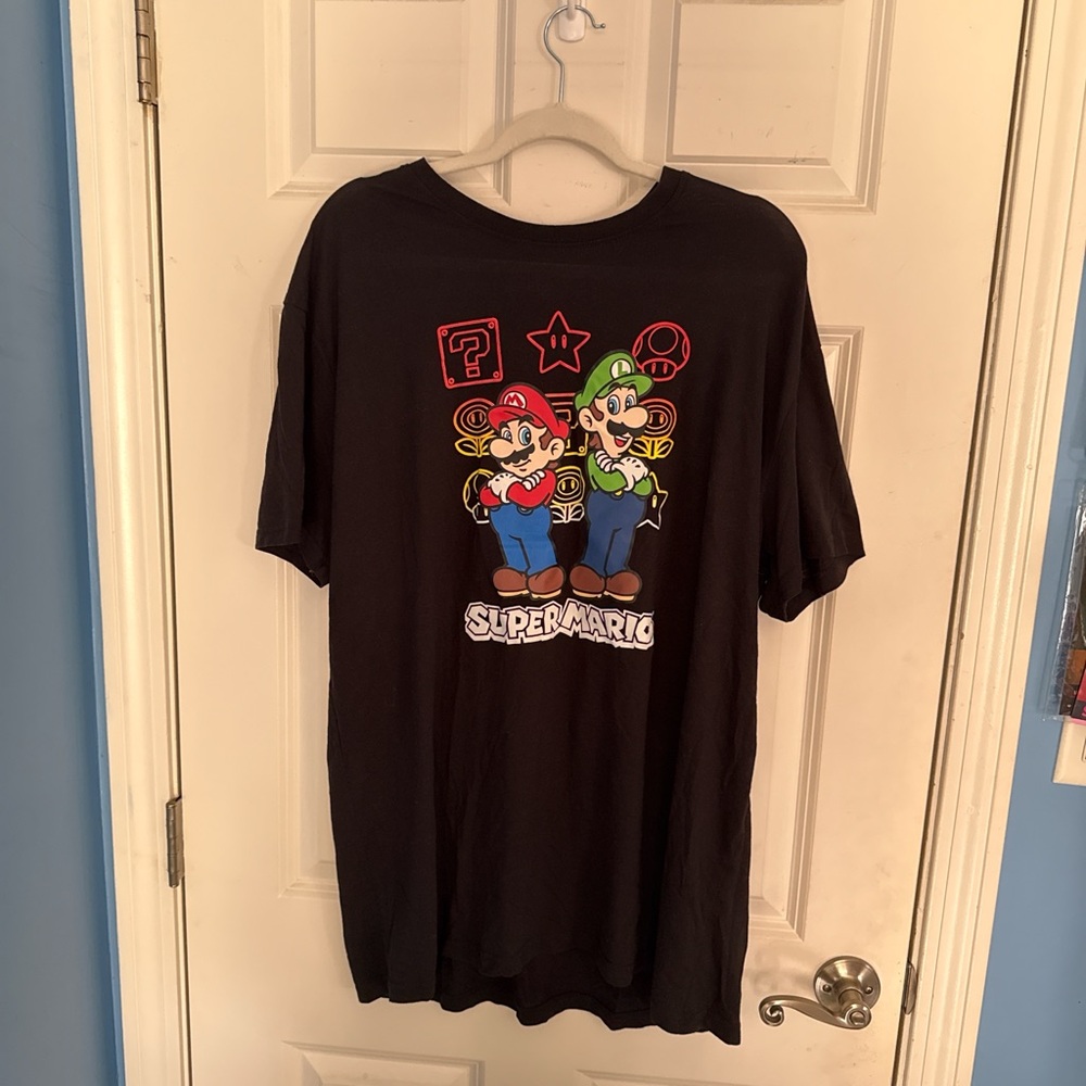 Nintendo Black Super Mario Brothers Tee